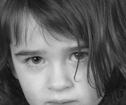 nina triste Consulta: mi hija llora y no quiere ir a la guardería