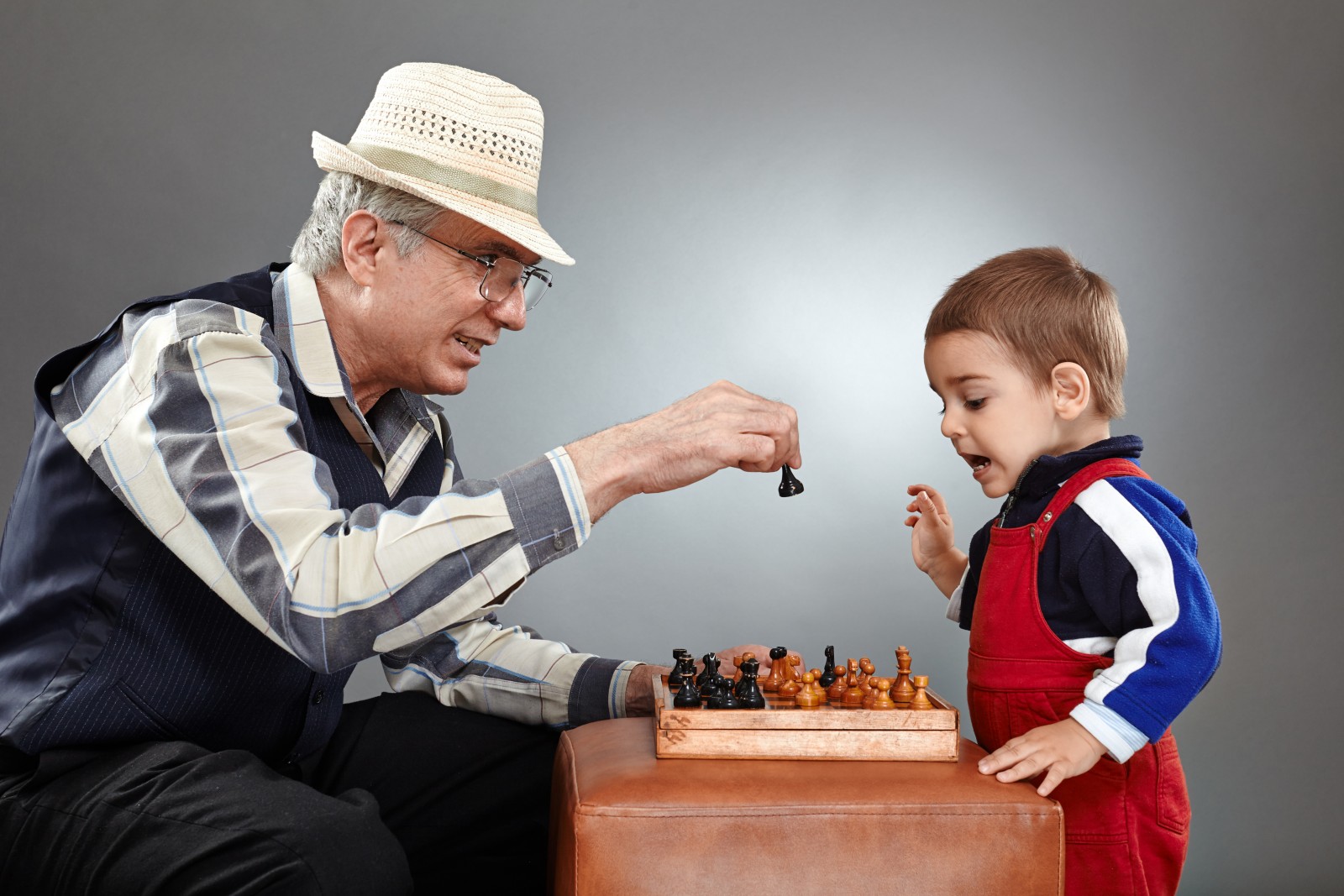 Beneficios de los juegos de mesa para los adultos: ¡saca a tu niño interior!