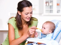 Calendario de introducción de alimentos en el primer año