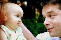 Mi hijo llora cuando su padre lo atiende