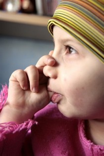 Mi hija de 6 años se chupa el dedo y quiero quitarle esa manía