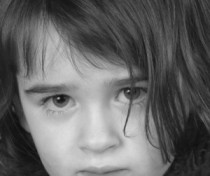 ¿Qué puedo hacer con los celos que siente mi hija?