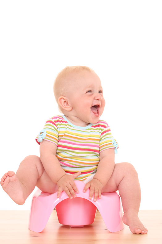 Descubre las reacciones más habituales de los bebés ante el orinal